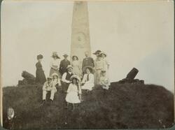 Västra Tunhem. Torstensonmonumentet