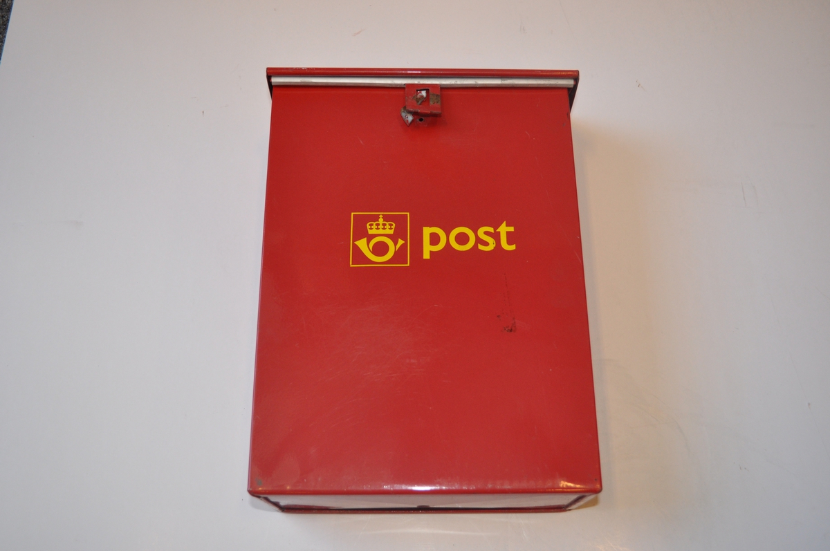 Postkasse for sending av post fra kunder