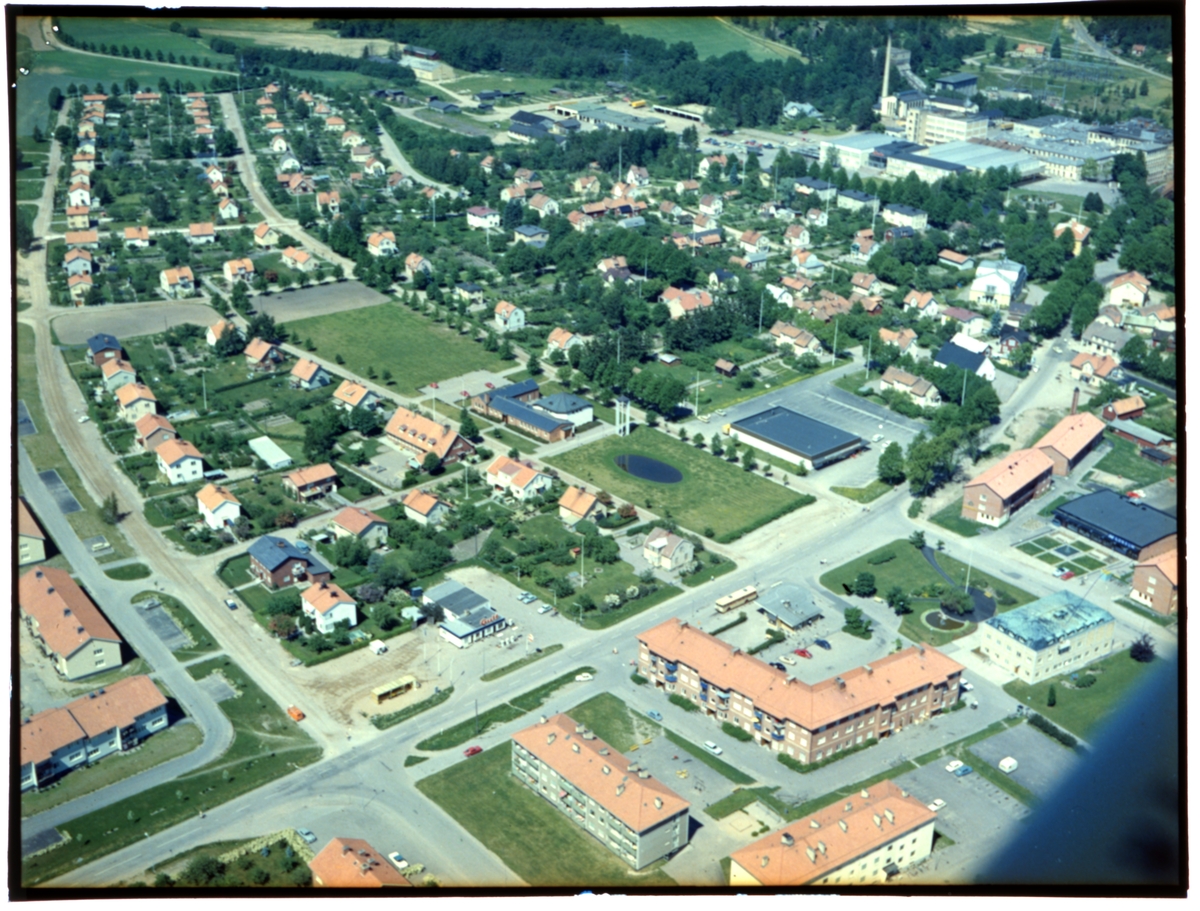 Flygbild över Ljungsbros centrala delar.