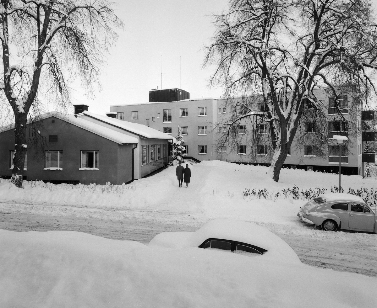 Sandbäckshemmets äldreboende vid Sandbäcksgatan i Linköping. Foto 1962.