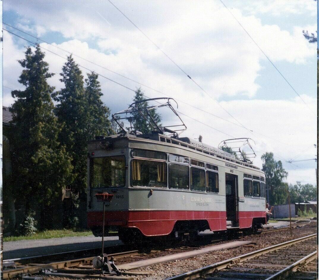 Ekebergbanen, nr. 1013, bakfra, enkel fotografert på Holtet.
