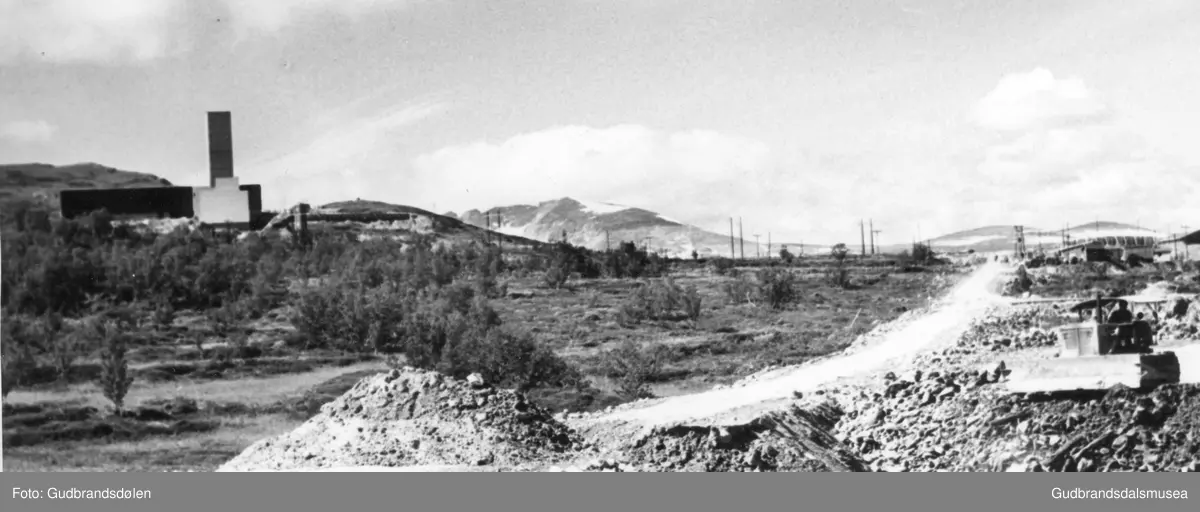 Anleggsvirksomhet nedanfor Tverrfjellet gruver på Hjerkinn, truleg