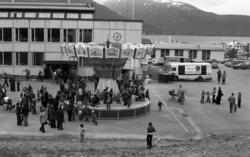 Sortlandsmessa, juni 1977. Karusell på plassen ovenfor Sortl