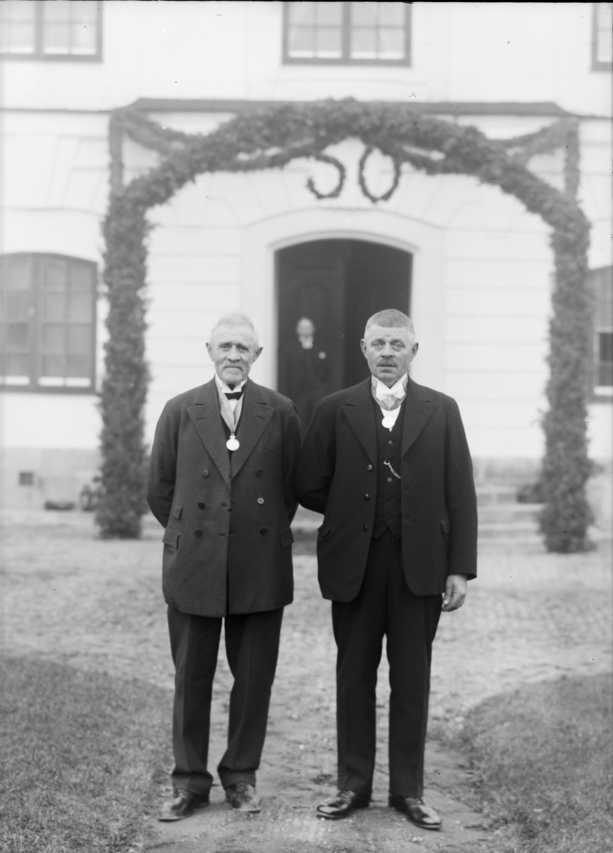 Medaljörer, far och son W T G, Harg, Östhammar 1936