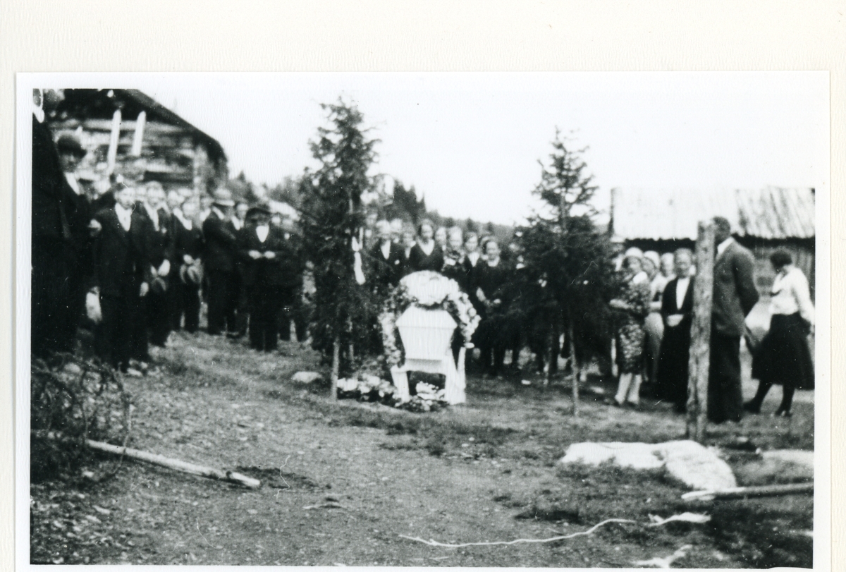 Begravelsen etter Arnfin Laggarbråten i 1933.
