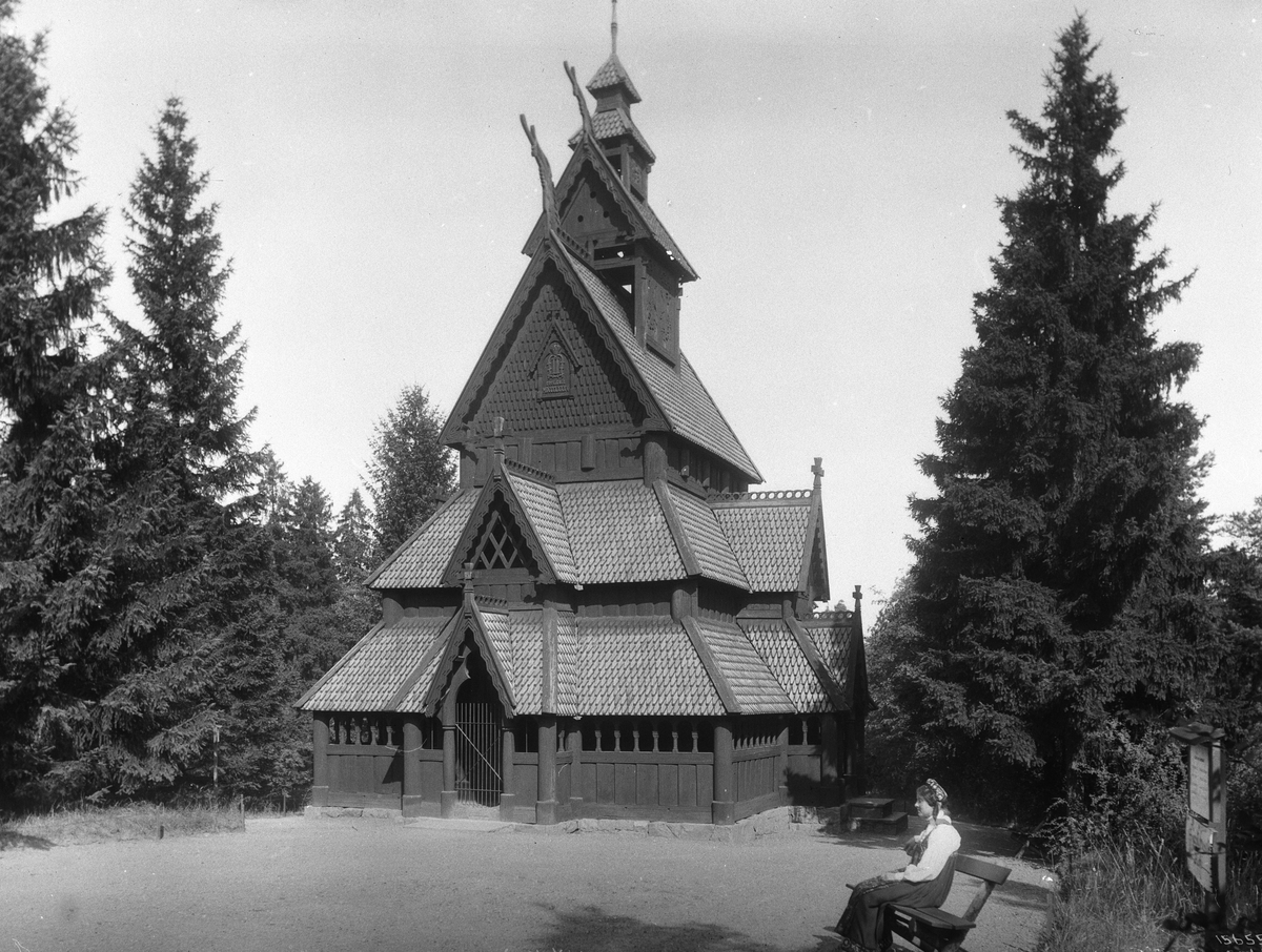 Gol stavkirke, revet i 1884 og gjenreist på Bygdøy som en del av Oscar 2s samling (seinere Norsk Folkemuseum), Oslo, 1913.