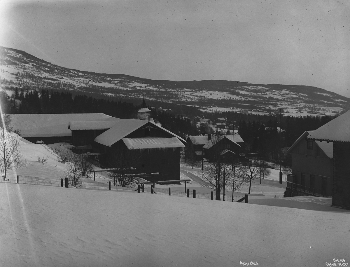 Utsikt mot Aulestad gård og landskapet omkring, Gausdal, Oppland, 1913.