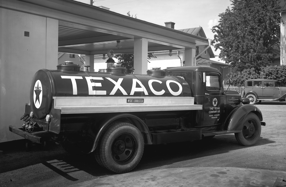Texacos tankställe vid Ladugårdsbacke i Linköping. Året är 1937.