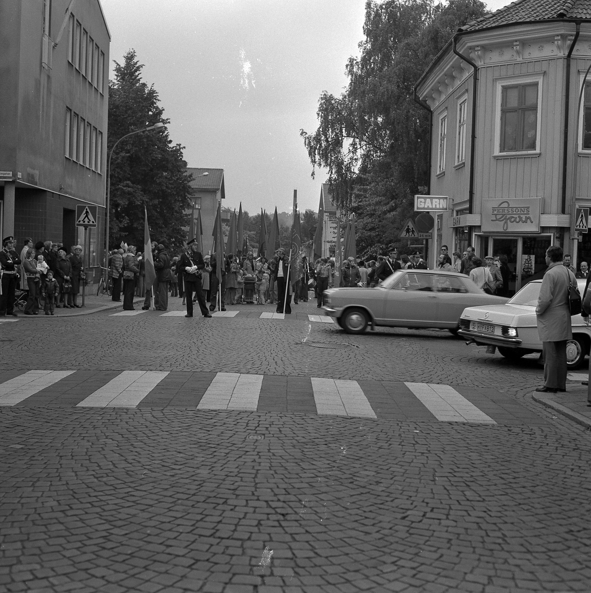 1 maj-tåg i korsningen Norra Strömgatan och Nygatan, utan årtal ...