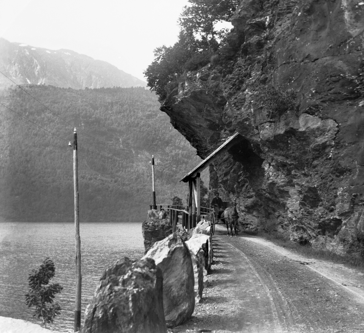Veiparti, Vassbygdvatnet
Fotografert 1900 Ca.