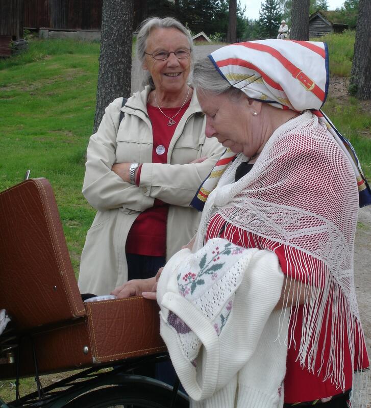 Anna Gustavsen trading at an arrangement at the Glomdal Museum in 2007.