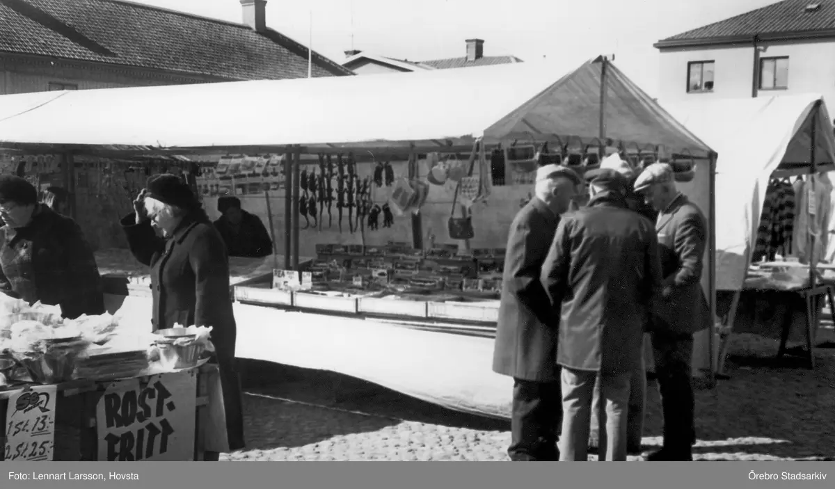 Marknad i Askersund,, 1976 Örebro Stadsarkiv / DigitaltMuseum