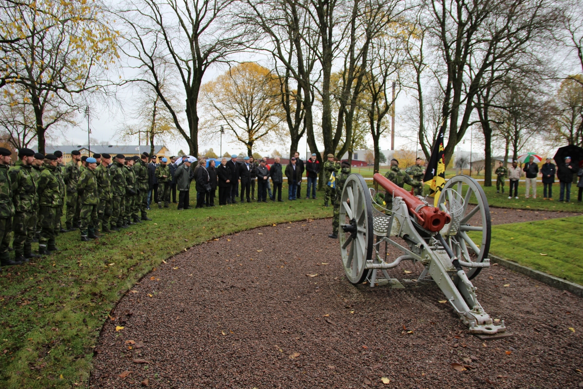 Skaraborgs regemente högtidlighåller FN-dagen i regementsparken 2014-10-24.