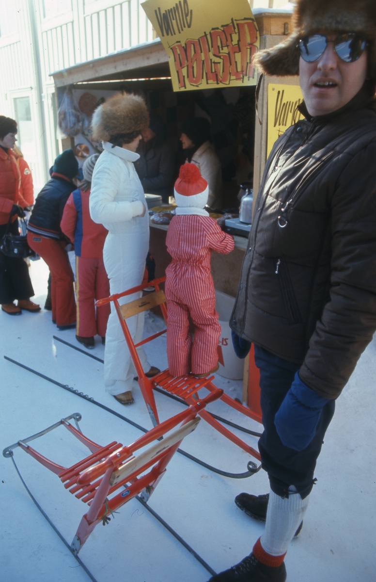 Røros-mart'n 1978. Kjerkgata. Hotellturister.