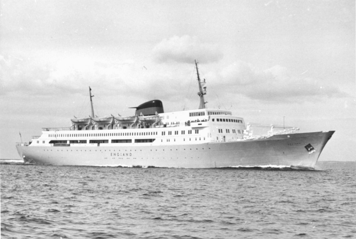 M/S England (b.1964, Helsingør Skibsværft og Maskinbyggeri A/S, Helsingør), underveis