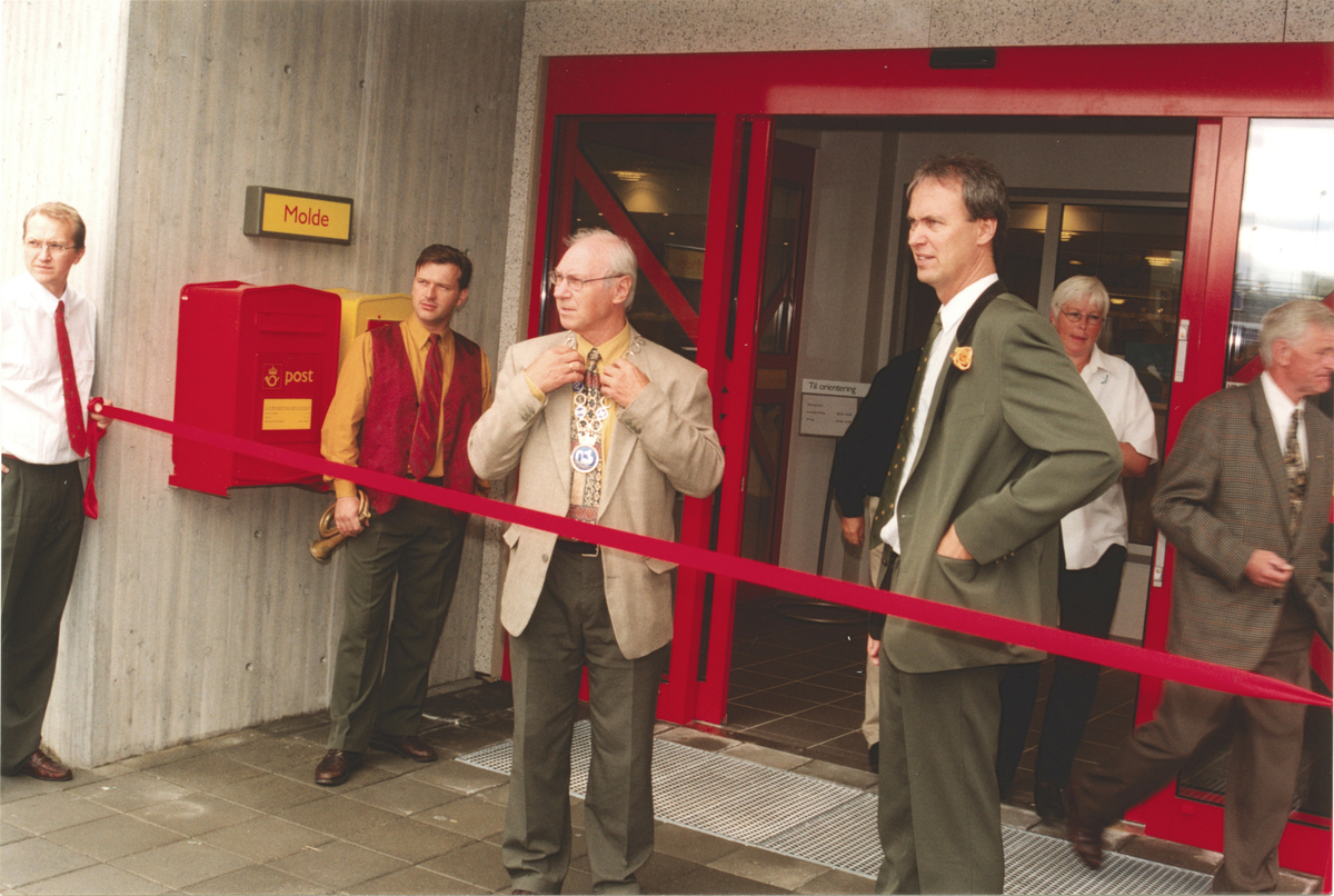 Åpning av Molde nye postkontor.