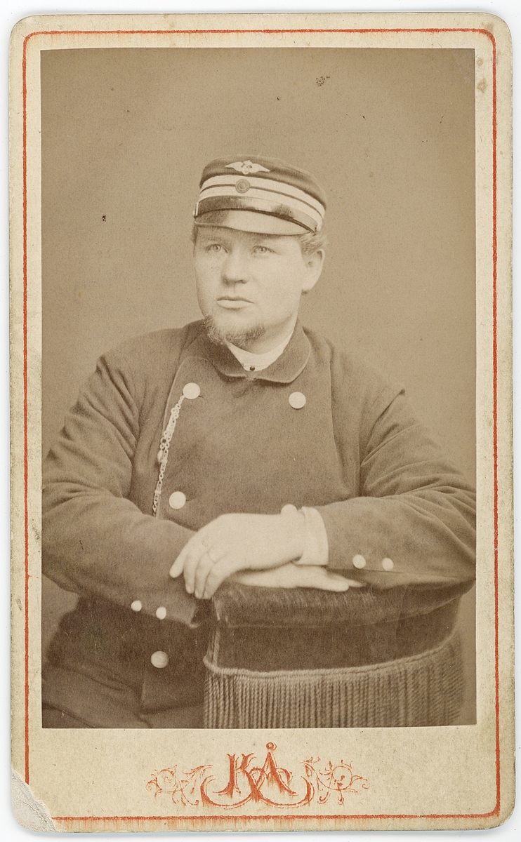 Kabinettsfotografi - man i uniform, Uppsala