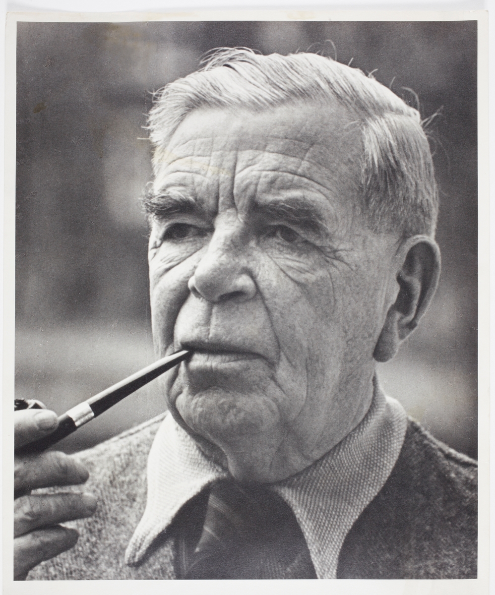 En äldre man med pipa i munnen.
Direktör Edvard Strömberg, Strömbergshyttan.