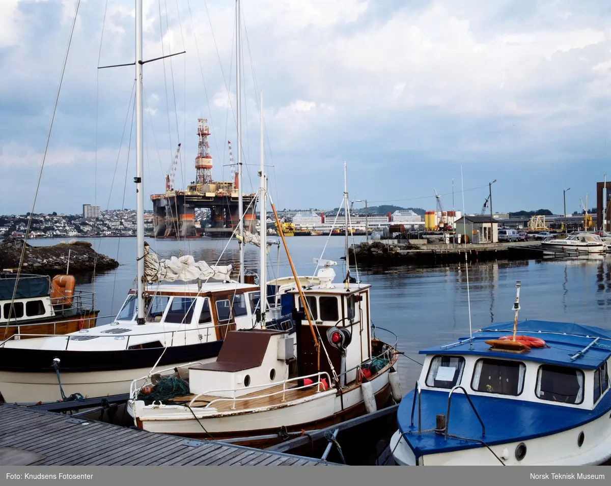 Oljeriggen Scarabeo Pescara i havnen i Dusavik