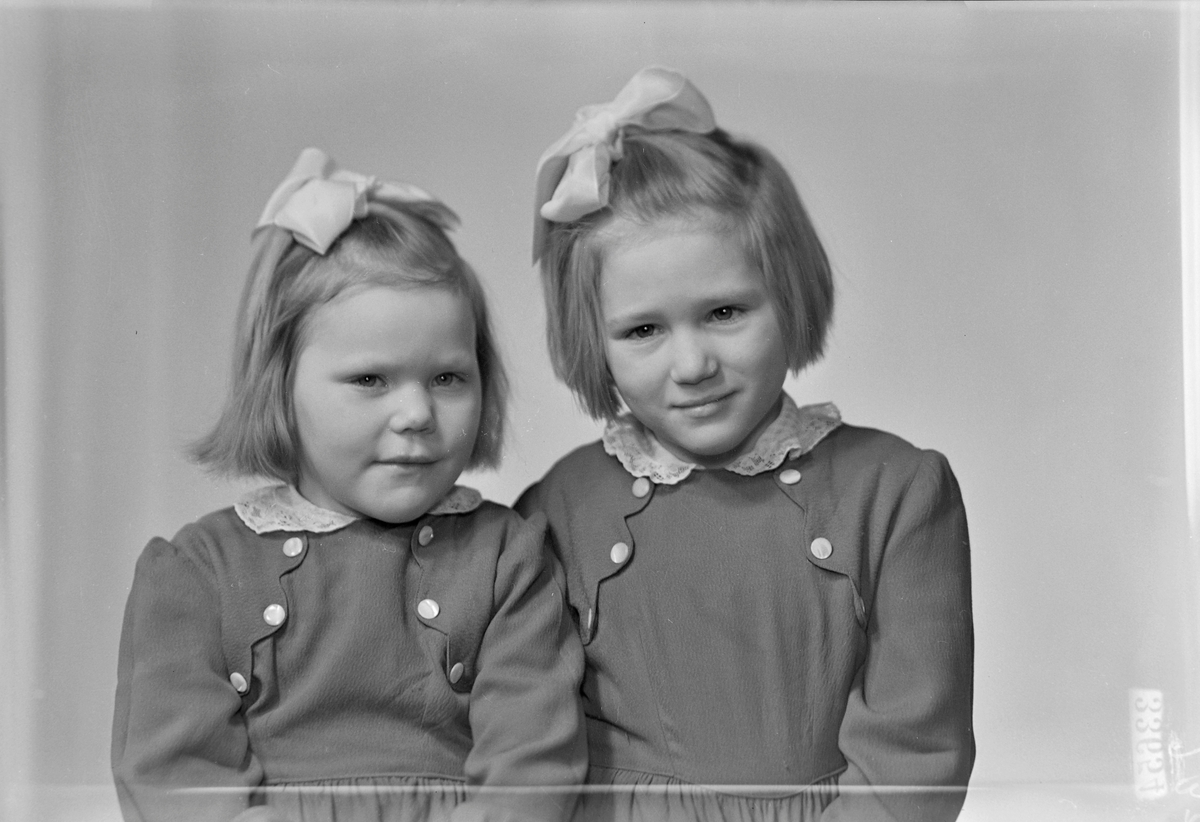 Arnhild og Ellen Olsen