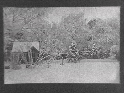 Lekstuga i vinterskrud i Gerlachska husets trädgård, sedd mot nordost.