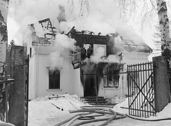 Brann i villa ved Lysaker stasjon. 2 mars 1951