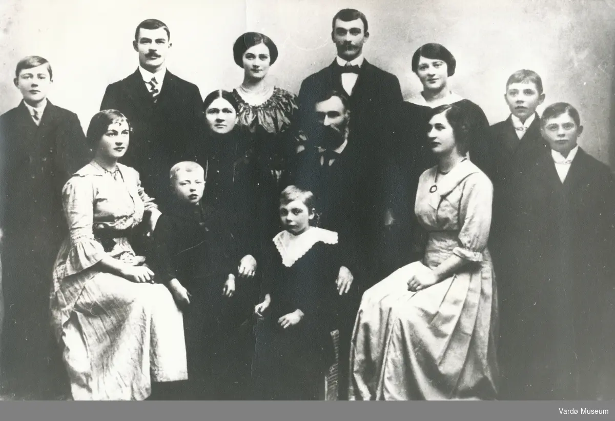 Familien Gabrielsen i Vardø, ca. 1915