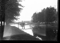 Kanalen med bro fra fastlandet til Karljohansvern.