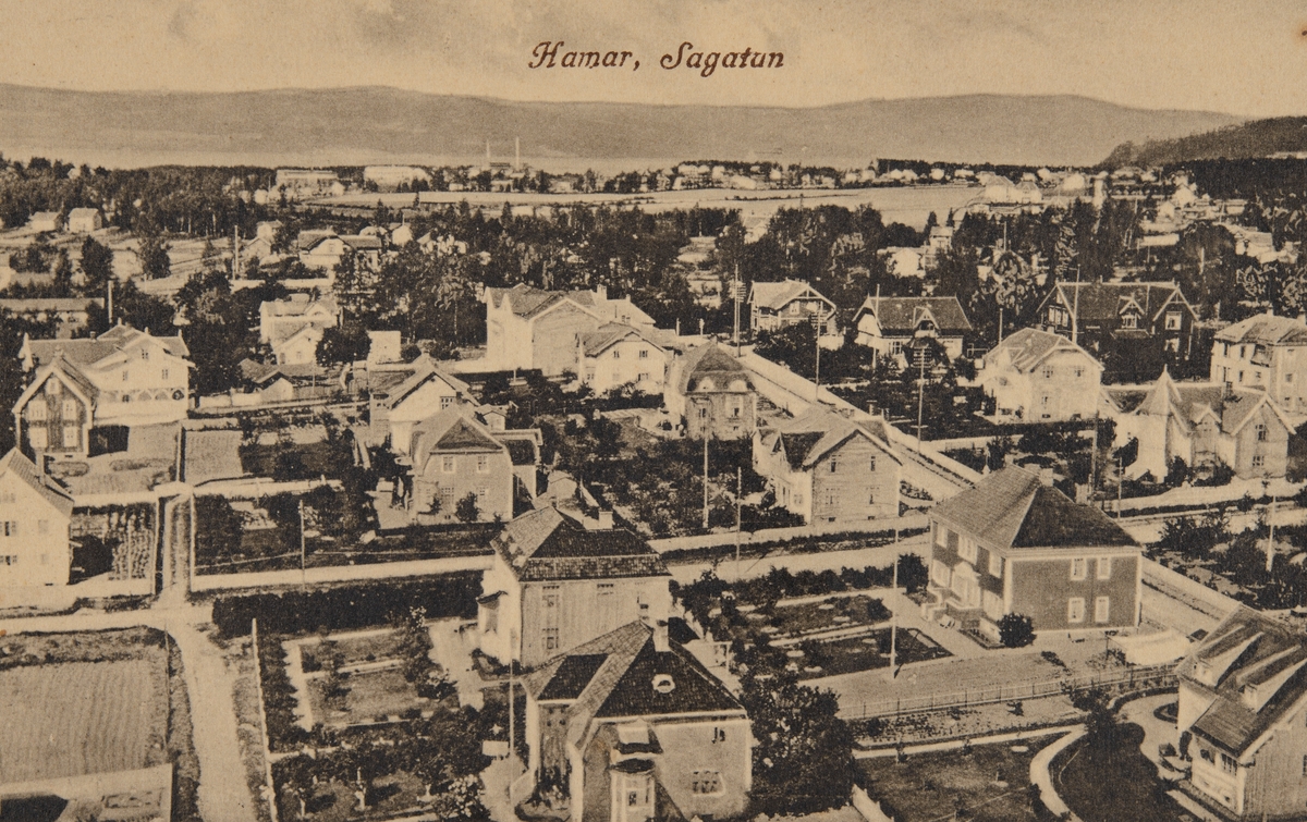 Bildemappe, Hamar, Sagatun, eneboliger på Sagatunjordet sett fra kirketårnet mot vest, Hermann Frangs gate, Kyhns gate,
