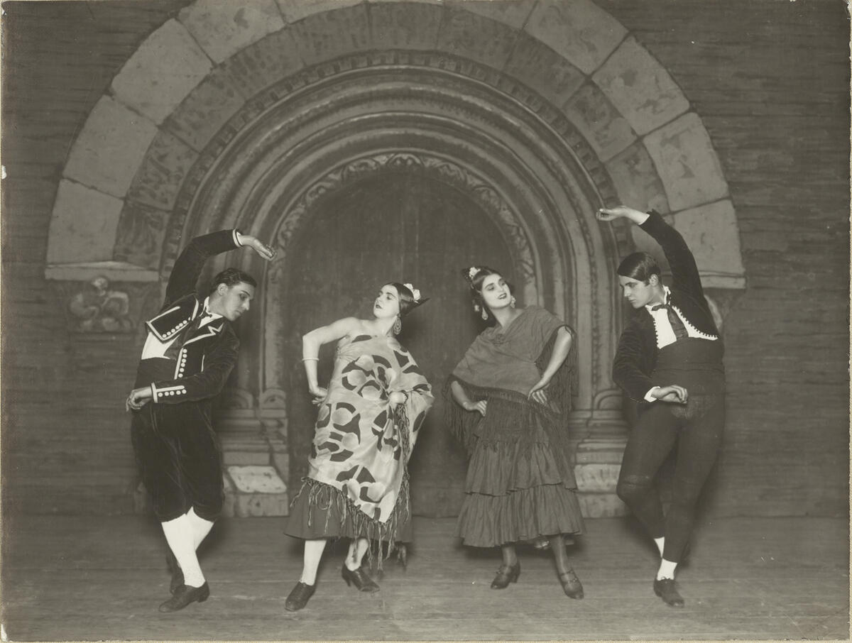 Rollporträtt av Axel Witzansky, Margareta Johanson, Klara Kjellblad och Kristian Dahl i uppsättningen "Iberia".