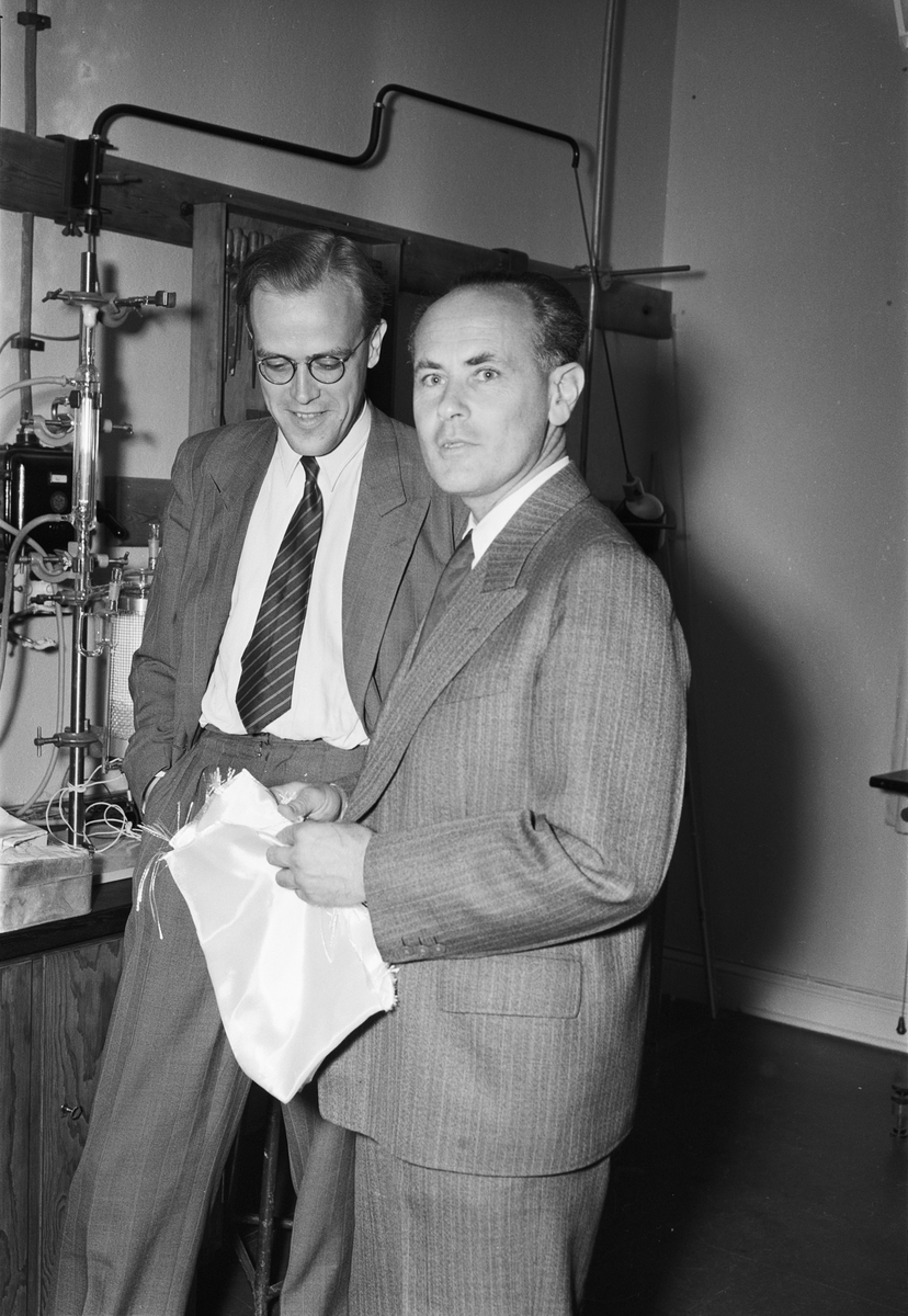 Professor Claesson och amerikansk professor Eirich, Uppsala 1950