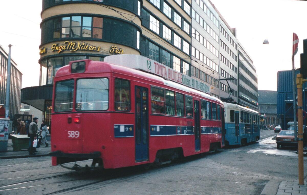 Oslo Sporveier, TBG 589 linje 7 kjørende i Storgata i 1988.