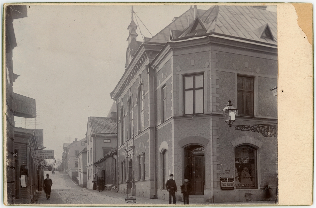 Kabinettsfotografi - Jernbrogatan, Uppsala 1902
