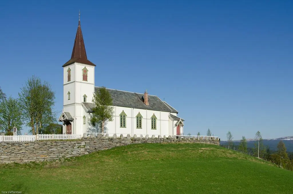 Vingelen kirke