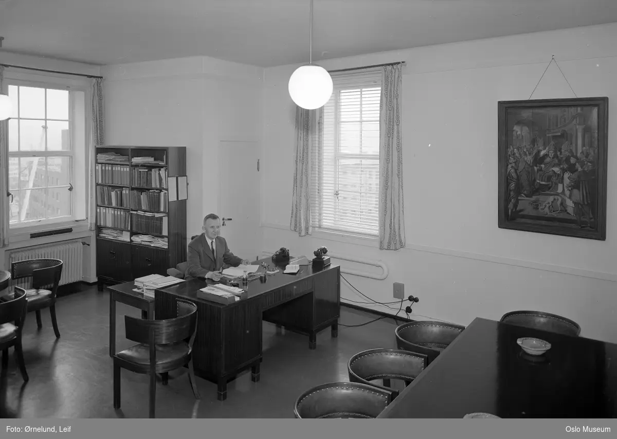 Deichmanske bibliotek, interiør, kontor, mann, skrivebord, sjefbibliotekar