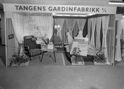 Tangens Gardinfabrikks stand.