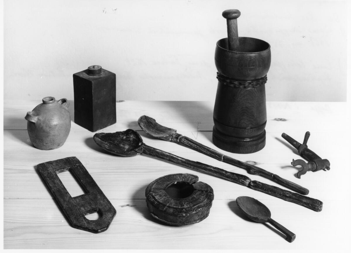 Gjenstander knyttet til medisin og farmasi fra Vasa-skipet som sank på Stockholms havn i 1628.