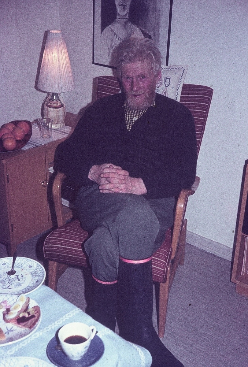 Hilmar Nøis på sykehuset i Longyearbyen 1963