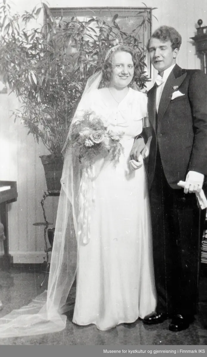 Honningsvåg. Brudebilde av Julie og Kaare Richter Hanssen. 30.09.1933.