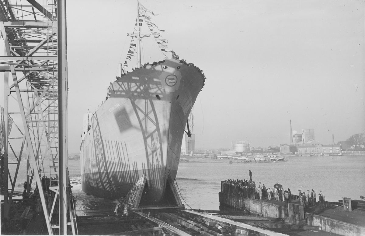 M/S Estrid Torm (b.1952, Nakskov Skibsværft A/S, Nakskov), stabelavløpning på Naskov Verft