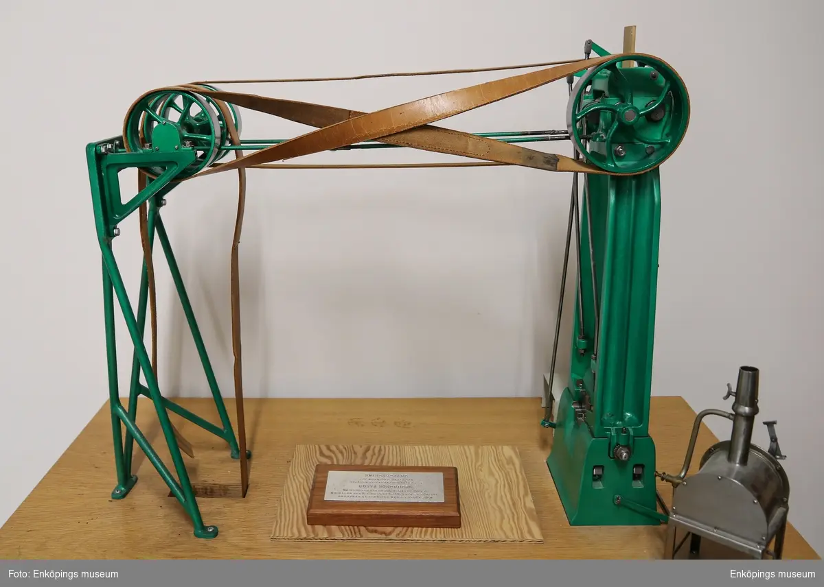 Smideshejare Typ Munktell skala 1:10 hejaren tillverkades 1947- 48 av Gösta Söderberg, smideschef vid BAHCO verktyg 1967- 78. Modellen erhöll 2:a pris år 1950 vid en tävling anordnad av Tekniska museet, Stockholm.