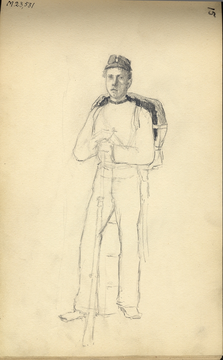 Skiss, blyerts. En ung man i militäruniform med ränsel på ryggen.
Helfigur, halvprofil.

Inskrivet i huvudbok 1975.