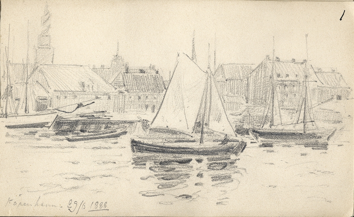 Skiss, blyerts. Hamnen i Köpenhamn (Christianshavn), med en rad segelbåtar, segelfartyg m.m.
Till vänster skymtar tornet till Vor Frelsers kirke.

Inskrivet i huvudbok 1975.