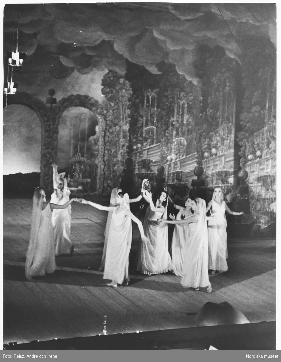 Balett ur operan "Orfeus och Eurydike " från 1762 av Christoph Willibald Gluck på Drottningholm Slottsteater.