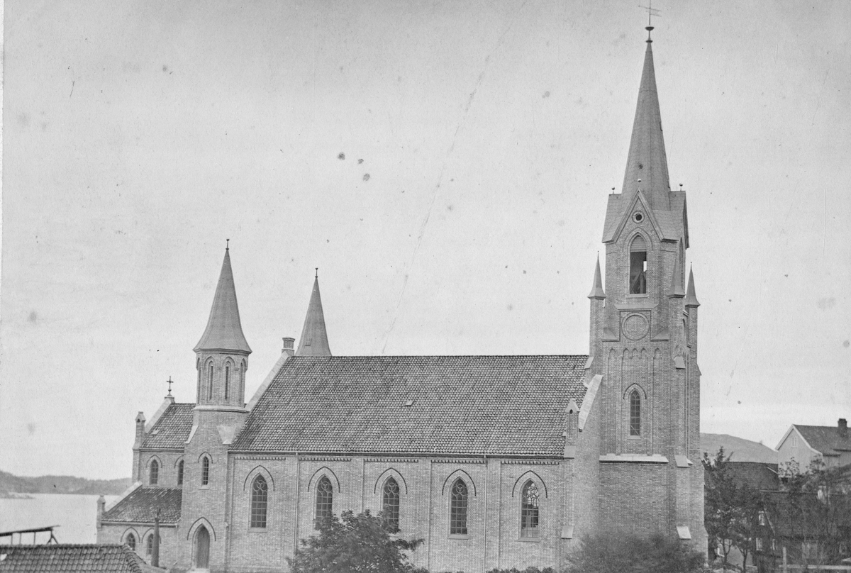 Kragerø kirke som ble innviet i 1870.
