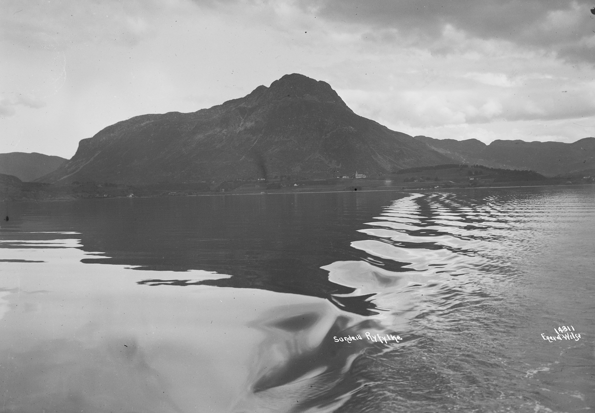 Prot: Sandeid - Ryfylke fra Fjorden