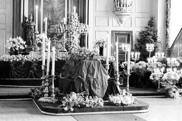 Prot: Dronningens begravelse