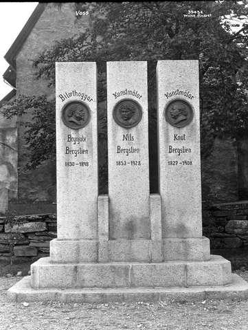 Prot: Voss Bergslien monument