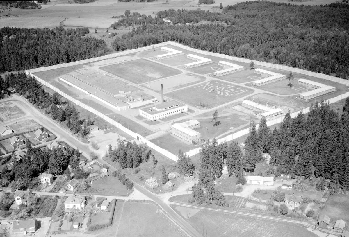 Flygfoto över Norrtälje fångvårdsanstalt; Norrtälje
