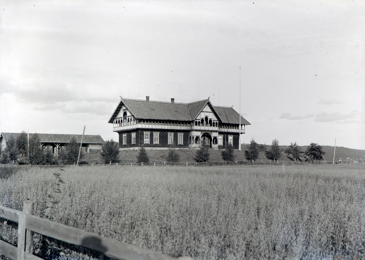 Stange, Romedal kommunehus oppført i 1896, kommunelokale fram til 1939, Herredsvang, gjestehus, bygdehus, forsamlingslokale,